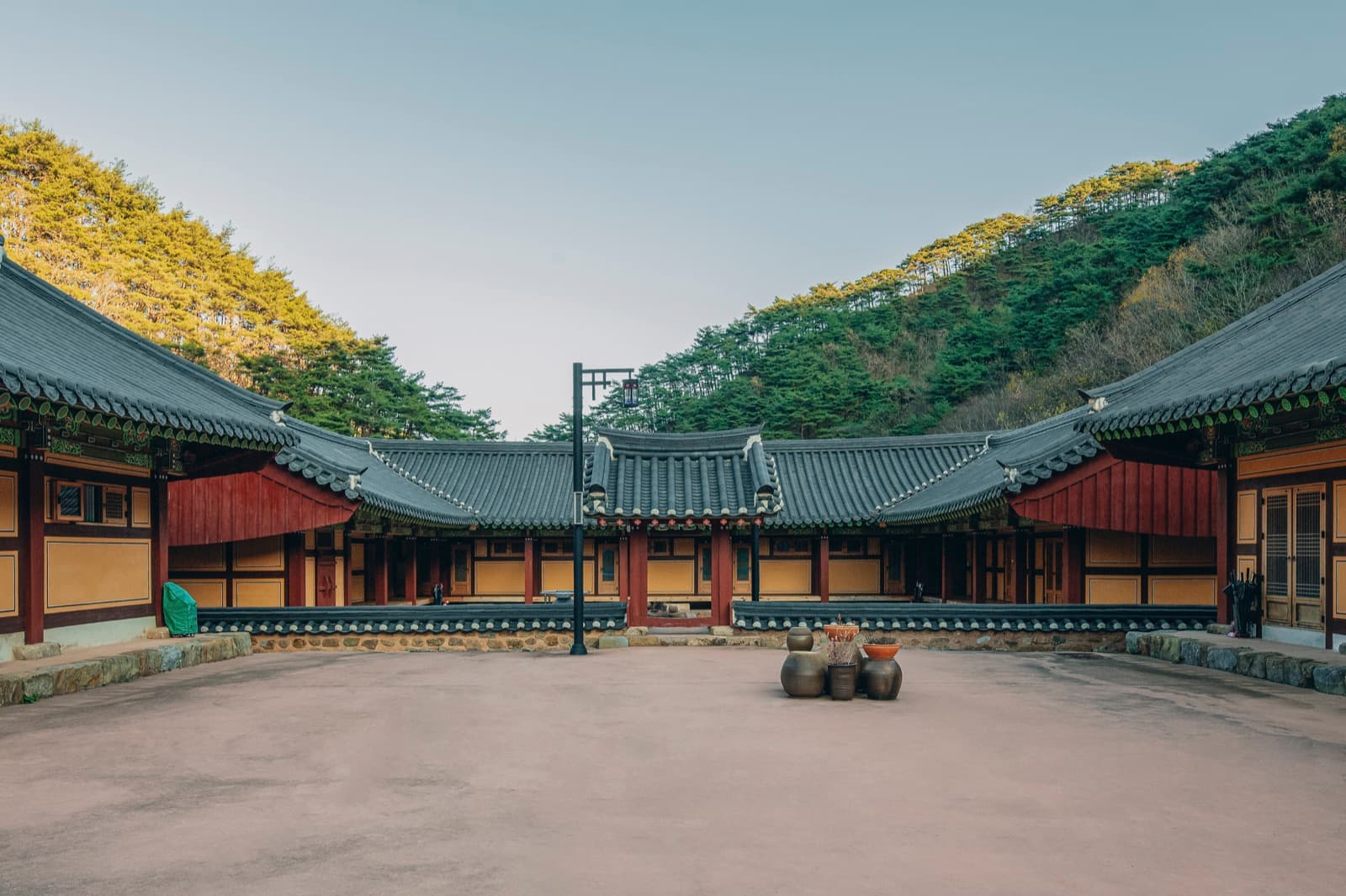 공간 둘러보기 히어로